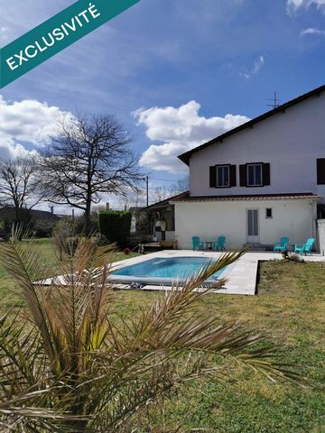 Maison mitoyenne, avec jardin, piscine et granges