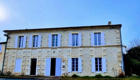 Maison charentaise à rénover – Un potentiel unique !