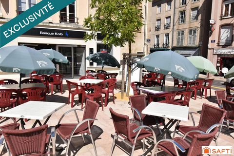 A NE PAS LAISSER PASSER : reprise d'un café, bar, brasserie, crêperie de renom avec sa belle terrasse ensoleillée