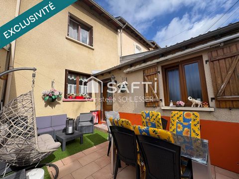 Jolie maison de cité bien entretenue avec trois chambres, grenier aménageable, garage et extérieur