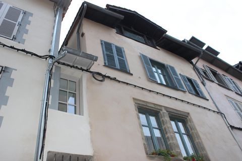 Maison de ville XVIIe avec jardin-boutique