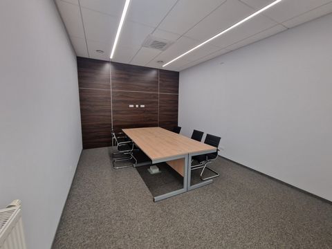 Nowoczesna powierzchnia biurowa do wynajęcia – 200 m² | ul. Rumuńska / Limanowskiego, Łódź Szukasz reprezentacyjnego biura w świetnej lokalizacji, gotowego od zaraz? Ten lokal to doskonała przestrzeń dla szkoły językowej, kancelarii, biura rachunkowe...