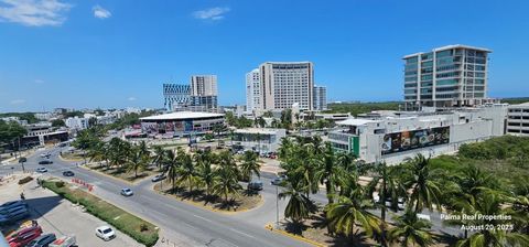 Bienvenue à Torre Newyork , l’un des développements les plus modernes de Cancún, situé à Malecón. Ce condo de 111 m² offre confort et style, ce qui en fait un excellent choix pour la vie et l’investissement. Avec des espaces ouverts lumineux, des com...