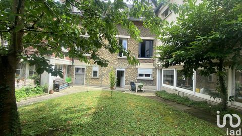 iad France - Sylvie Dieu ... vous propose : Ensemble immobilier à fort potentiel – 1450 m² environ habitables – Amiens centre À Amiens, à proximité immédiate du centre-ville et à seulement 300 mètres de la gare, découvrez cet ensemble immobilier aux ...