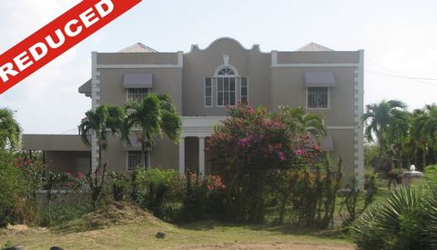 This Duplex Home is located at the top of SA Francis drive in Lance Aux Epines and commands a stunning 360 % views over the Point Salines airport to the south and Mt Hartman Bay to the South East.. Each apartment consists of two levels with Open Plan...