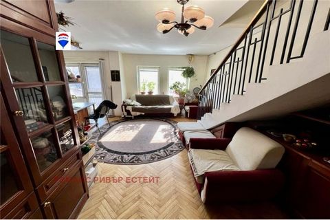 RE/MAX River Estate presents to your attention a cozy maisonette in the heart of the town. Ruse. The layout of the apartment is as follows: Level one: -Corridor; -Master bedroom; -Children's bedroom; -Private toilet; -Laundry room; -Bathroom and toil...