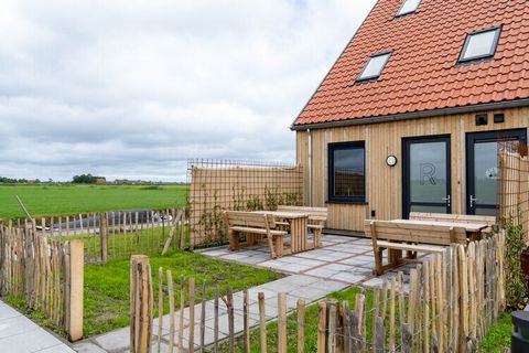 Kommen Sie und genießen Sie den friesischen Stil in der ruhigen Umgebung von Leons im Herzen Frieslands. Von dieser modernen, 2023 neu erbauten Villa aus können Sie Friesland von seiner schönsten Seite entdecken. Dieses Haus bietet Platz für bis zu 2...