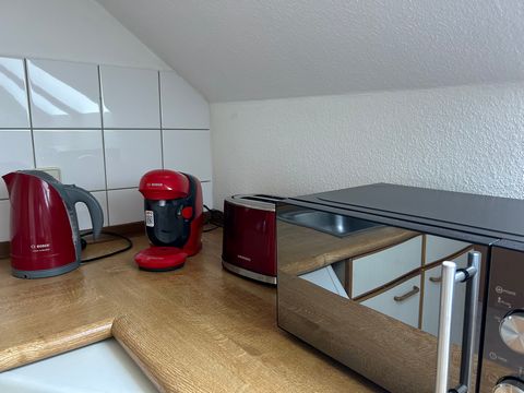 Cozy fitter's apartment - ideal for teams! Welcome to our comfortable furnished mechanic's apartment! This spacious 2-bedroom apartment can accommodate up to 4 people and is ideal for work crews or teams looking for pleasant accommodation. The apartm...