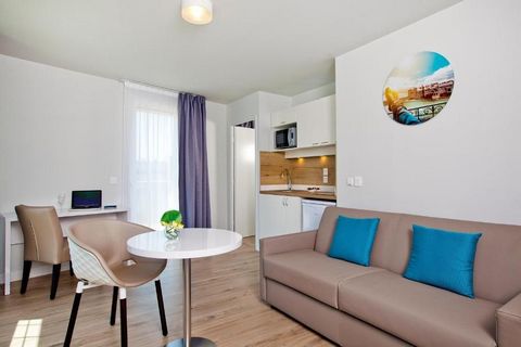 Featuring free WiFi, the residence offers self-catering accommodation, a 12-minute walk from Gare de Lyon Train Station. Private parking is available on site at a surcharge. Each studio comes with a flat-screen TV, an equipped kitchenette and a seati...
