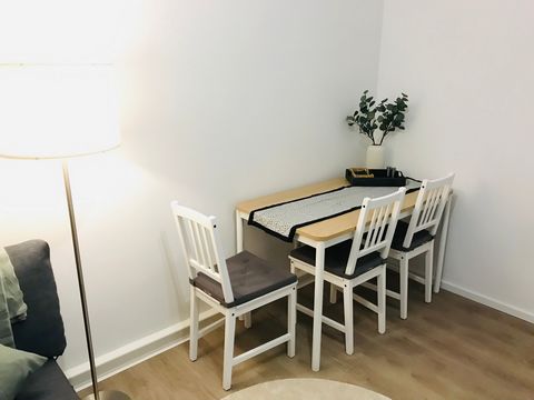 The apartment has been completely renovated and is rented out furnished. It has a new bathroom and a new kitchen. Two rooms can be used as closed flat share rooms, the third room is an open living room. The two bedrooms are each equipped with a bed, ...