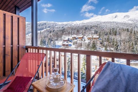This residence, with its traditional architecture, is located in the heart of the Trois Vallées ski area, right in the centre of the resort. The shops and restaurant-lined streets are just 50 m away, the bus stops and tourist office are opposite, and...
