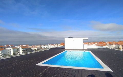 3 bedroom apartment 173m2 near to 'supertubos' beach, Peniche on the Silver Coast This fantastic apartment on the 2nd floor of a 4-storey building with elevator has 8 apartments, and is approximately 200 meters from Consolacao Beach and Praia Supertu...
