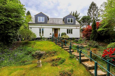 DESCRIPTION This is one of the most deceiving homes we have marketed for some time. Being set in an elevated position, the house takes full advantage of feeling like it is hidden away in the tree tops. Having been extended, updated and refitted over ...