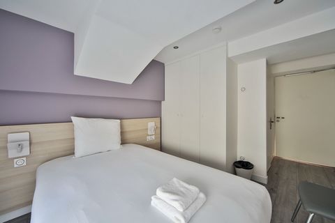 About the property Close to Paris (400 meters from the Charenton Ecoles metro station), this new 16-studio hotel residence has been completely refurbished. Each room features all the comforts of a hotel: top-of-the-range bedding, backlit headboard, m...