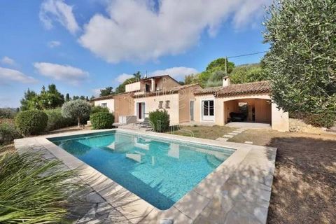 Beautiful Provencal style villa in a quiet location, fully renovated and of approximately 227m² on a south-facing land of 1500 m², in Le Tignet. Ground floor: living room, dining room with fireplace, separate fitted kitchen, 1 large master bedroom, 1...