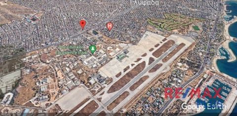 For sale (by exclusive assignment to the Re/max-plus office) plot of high visibility in Elliniko, on Vouliagmeni Avenue (Parodos), area 595 sq.m. with building inside. It has a Face of 17m. , Depth 35m., Construction Factor 1 (plus surcharges due to ...