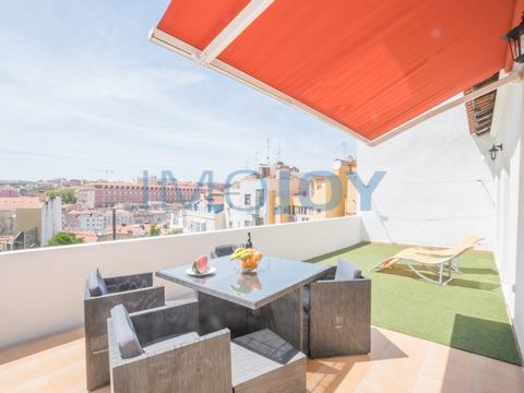Fantastic 3 bedroom flat located in a historic region in the heart of Lisbon. Excellent location in the centre of Lisbon close to Rossio, Terreiro do Paço, Baixa and Avenida da Liberdade, with access to various means of transport (metro, bus, tram an...