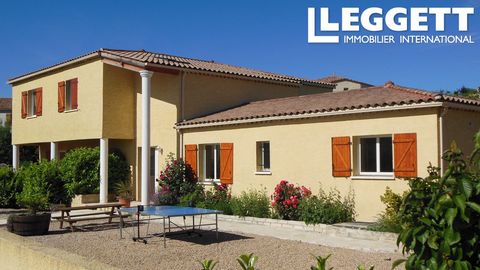 A26050CLE34 - Great opportunity for a rental gîte business in the Hauts Cantons area of the Hérault. This property on a plot of over 3,400 m² is located in a quiet area of the pretty village of Hérépian, within easy walking distance of the village ce...