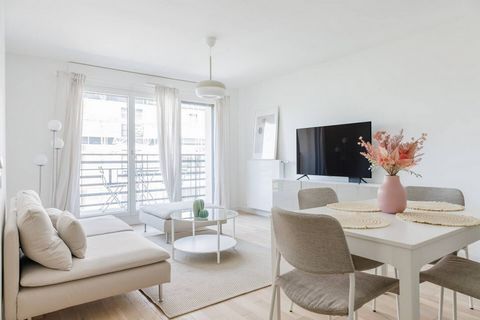 This is a 65m2 apartment located on the 5th floor on the street, with an elevator in a new residence. It is a cozy 3-room apartment that consists of: A fully equipped open kitchen (refrigerator, induction hob, microwave, oven, kettle, toaster, Nespre...