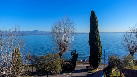 In Colombare di Sirmione we propose beautiful penthouse on the second and last floor in a residential complex with swimming pool. The proposed Solution enjoys a lot of privacy and tranquility and the elevator allows convenient access to the house, ma...