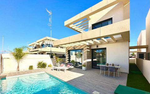 Villa's te koop in La Herrada, Montesinos, Costa Blanca Het is een groep van vrijstaande huizen met percelen tot 210m2, met luxe kwaliteiten en in een onverslaanbare omgeving. 3 slaapkamers, 2 badkamers, gastentoilet, open keuken. Bij de prijs inbegr...