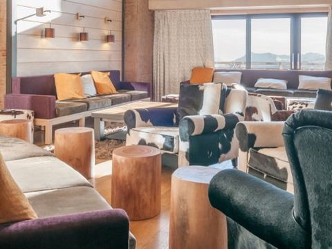 Your residence in a fully pedestrianised resort. Nestled at the foot of a cliff, surrounded by mountains and at the forest's edge, the L'Amara Premium residence reveals the stunning landscape of the Morzine valley. It is south-facing to ensure light ...