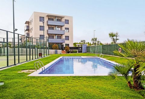 Your residence Pierre & Vacances Torredembarra Pierre & Vacances Residence Torredembarra located at 350 meters from the beach, is composed of 36 apartments with 3 and 4 rooms, terrace and a little garden for those located on the ground floor. The res...