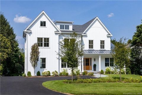 This new construction home by third-generation master builder Thomas Sturges, offers an exceptional blend of modern design, energy efficiency, craftsmanship, and comfort. Spanning at 5,782 sf and situated on a park-like .36-acre in-town lot, this res...