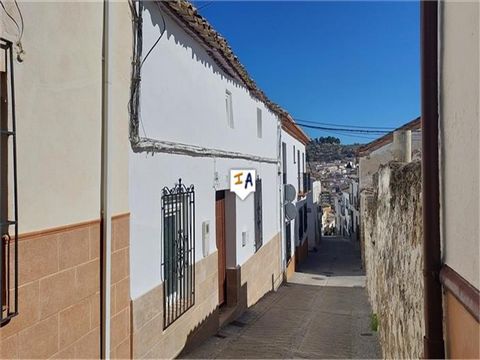 This spacious 321m2 build 5 bedroom townhouse is situated in the historical city of Alcala la Real in the south of Jaen province in Andalucia, Spain. Located in a sought after area, just a stones throw from the Fortress of la Mota and wonderful count...