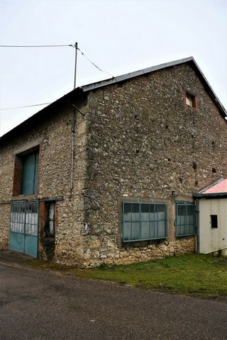 Storage building in Nantilly 130m2 of full foot and 130m2 of deposit on the first floor