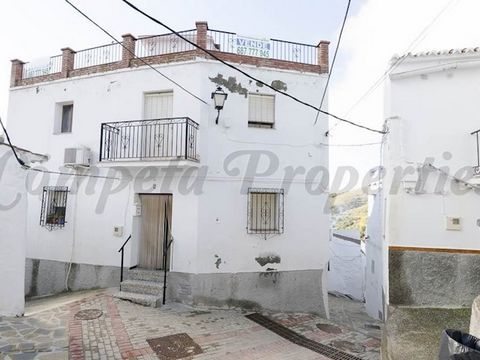 Charming townhouse in Salares, in an attractive street, at the top part of the village with parking nearby. There are wonderful views from the roof terrace up to the impressive mountains and down over the pretty village. All local amenities are withi...