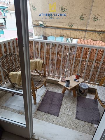 KALLITHEA - CENTER. An excellent investment apartment for sale with an area of 62 sq.m. It is located on the 3rd floor of a well-maintained apartment building from 1973. It consists of a large hall, living room, one bedroom, bathroom with window, kit...