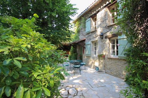 This charming stone Bastide which dates back to 1850 is situated in a charming environment with a large flat land of 6449 m2 planted with old cypresses and oak trees, several fruit trees and a small vineyard for a home production of wine. The house o...