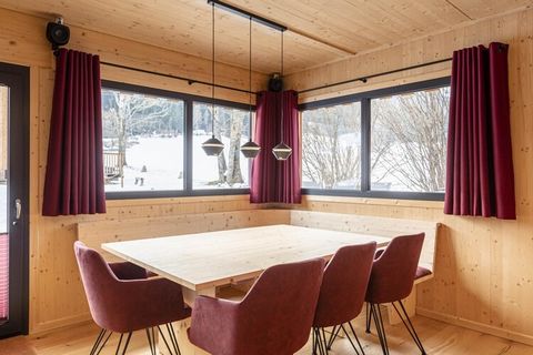 Welkom in ons luxe chalet, ontworpen om comfortabel plaats te bieden aan maximaal 8 gasten binnen 100 m² elegant ingerichte woonruimte. Perfect gelegen bij Kreischberg Valley Station, biedt dit exclusieve pand de ideale mix van moderne voorzieningen ...