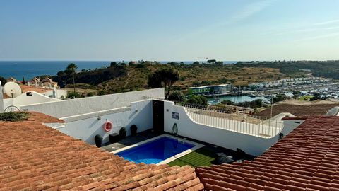 Located in Albufeira. We present this stunning single storey villa located in one of the most prestigious areas of Albufeira, Cerro Grande. With a prime location, this property offers a perfect combination of residential tranquility and proximity to ...