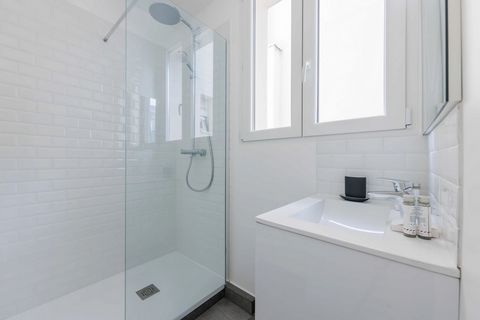 Appartement Spacieux de 49m2 au 5ème Étage avec Deux Chambres
