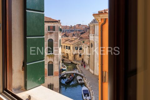 Ort: Cannaregio, Venedig Das Stadtviertel Cannaregio ist nach Castello das zweitgrößte und bevölkerungsreichste von Venedig. In diesem Stadtteil befindet sich das Ghetto di Venezia, das man erreicht, indem man die Brücke Ponte delle Guglie überquert ...