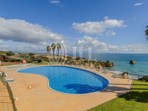 2-bedroom apartment with 100 sqm of gross private area and terrace, garden, and one parking space, in the Iberlagos condominium, in Lagos, Algarve. The apartment features a living room with kitchenette, two bedrooms, terrace, and private garden. Idea...