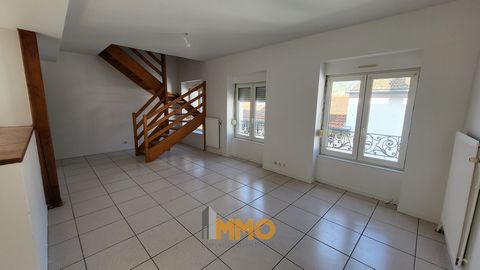 IMMO DEVELOPPEMENT vous propose un appartement  de 85m2, au 2ème étage d'une petite résidence,composé d'une pièce de vie très lumineuse, cuisine indépendante,  chambres, salle de bains, wc, rangements, cave, chauffage gaz de ville, place de stationne...