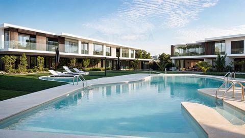 Vie contemporaine dans le prestigieux Sotogrande. Cette maison de ville exquise offre non seulement une maison mais un style de vie sophistiqué et confortable. Avec une variété d’aménagements intérieurs parmi lesquels choisir, vous avez la possibilit...