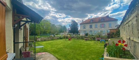 Marc BAJEUX vous propose de venir découvrir située au centre ville d' Angerville (73 km de Paris, 20 km d'Étampes) cette immense propriété. Angerville dispose sur son territoire dune gare desservie par le TER et se situe à proximité de la nationale 2...