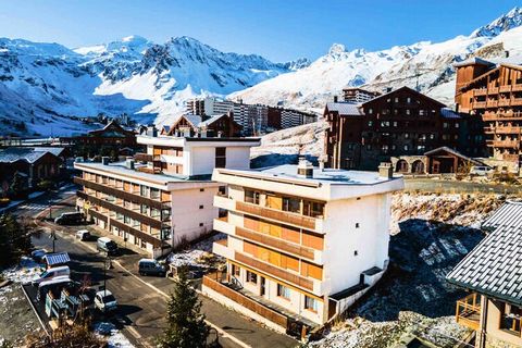 La résidence Myrtilles est située dans le quartier des Almes à Tignes le Lac. Elle se trouve à 300m environ du front de neige et écoles de ski. Dans la rue de la résidence, vous trouverez un supermarché et un magasin de la location de ski. L'hiver le...