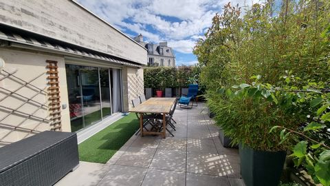 Nous accompagnons des propriétaires qui disposent d’un dernier étage de 98 m2 avec 72 m2 de terrasse et 19 m2 de balcon dans un immeuble de standing. L’appartement est seul à l’étage et comprend 3 chambres. Il se trouve à 7 mn du RER A et à 10 mn du ...