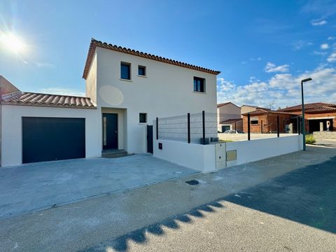 En exclusivité. Située dans un lotissement paisible à proximité de toutes les commodités et d'une école, cette superbe maison d'environ 90m2 propose au rez-de-chaussé un séjour cuisine semi équipée de 43m2 offrant un accès direct à un cellier ainsi q...