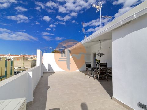 4-bedroom duplex apartment with large terrace, recently renovated for sale. Unusual property in the city. Recently renovated with quality, presenting a modern environment with simple lines for a pleasant living atmosphere. A special feature of this p...