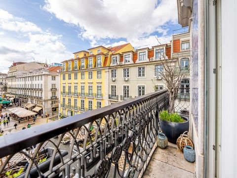 Wunderbare Aussicht in einer modernen Maisonette auf der obersten Etage mit Balkonen, Aufzug, Parkplatz und unabhängiger 1-Zimmer-Wohnung. Es besteht die Möglichkeit, nur die 3-Zimmer-Wohnung zu einem zu vereinbarenden Preis zu erwerben. In einer auß...