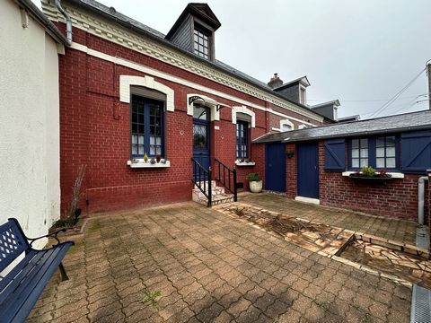 Faire l'acquisition de cette maison bénéficiant de 2 chambres et d'une charmante terrasse agréable et bien exposée dans la commune de Friville-Escarbotin. Si vous souhaitez plus d'informations, DBS Immobilier se fera un plaisir de vous aider. Logemen...