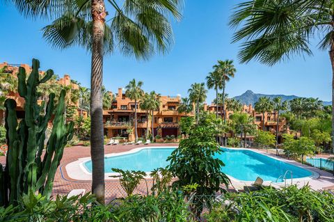 Located in Puerto Banús. A three bedroom duplex penthouse in La Alzambra Hill Club, a 24hr gated and secure development, set on lush tropical gardens with waterfalls, communal swimming pool and a gymnasium. The east facing property offers spacious ac...