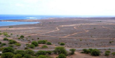 Excellent Plot of land for sale in Salamansabay Cape Verde Esales Property ID: es5554031 Property Location Salamansabay Sao Vicente Cape Verde Property Details LAND FEATURES This beachfront hotel plot, with Deed number 9200583640000, is in Salamansab...