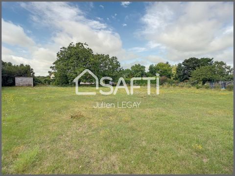 Situé au centre bourg de Romans, proche de l'école, terrain de plus de 1300 m² clos sur les 4 faces (petits murs en pierre et grillages) En zone constructible (UC), non viabilisé (réseaux en façade), libre de constructeur Prévoir un assainissement in...